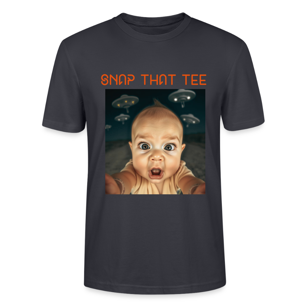 Out Of This Crib - T-shirt bio Unisexe - Snap that tee - bleu gris foncé